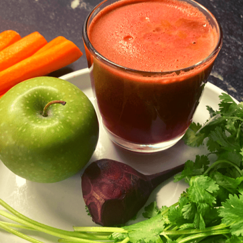 Juice with Beet, Carrots, Apple, Cucumber & Parsley